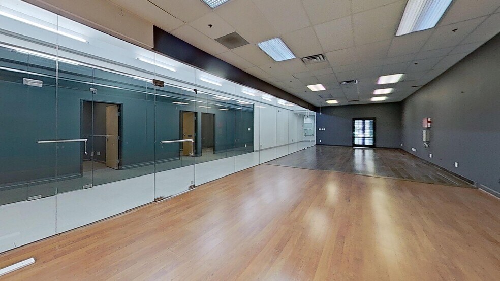 More Photos Of 2938 Biddle Ave, Wyandotte Storefront Retail Office For Lease