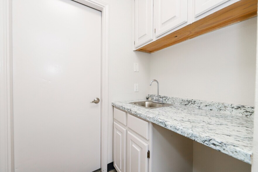 More Photos Of 14415 Import Rd, Laredo Warehouse For Sale