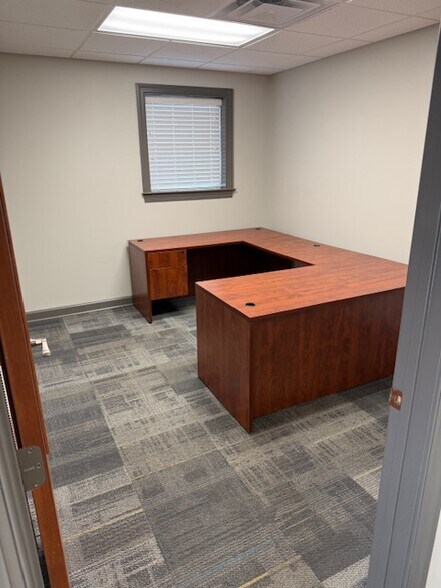 More Photos Of 6334 Peters Creek Rd, Roanoke Office For Lease