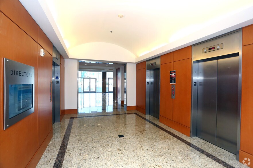 More Photos Of 8051 Arco Corporate Dr, Raleigh Office For Lease