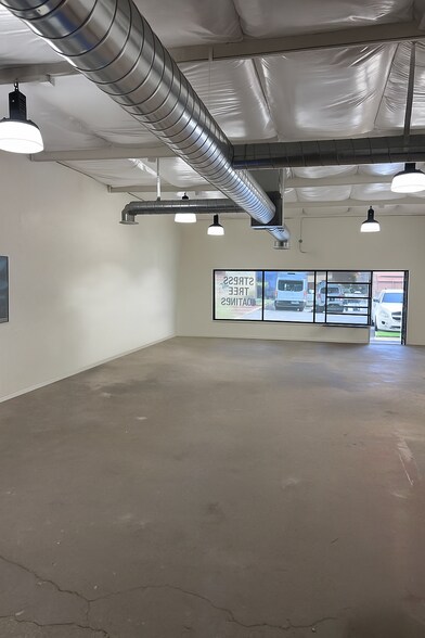More Photos Of 10812 N Cave Creek Rd, Phoenix Storefront For Lease