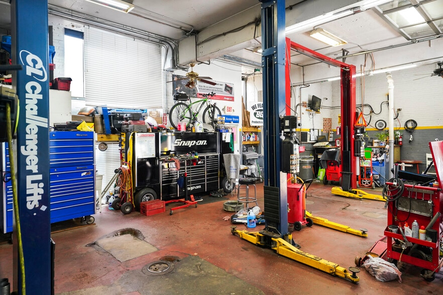 More Photos Of 11410 N Shore Dr, Reston Service Station For Sale