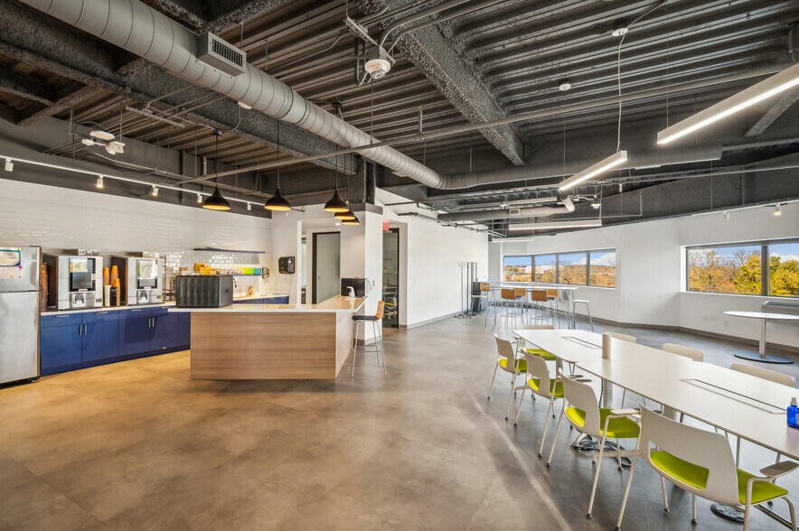 More Photos Of 101 E River Dr, East Hartford Office For Lease