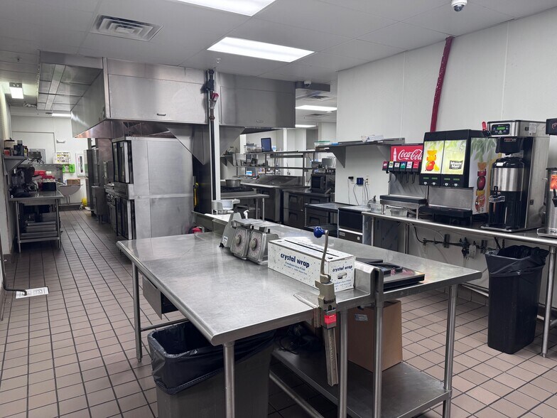 More Photos Of 6107 Justice Ave, Lubbock Hotel For Lease