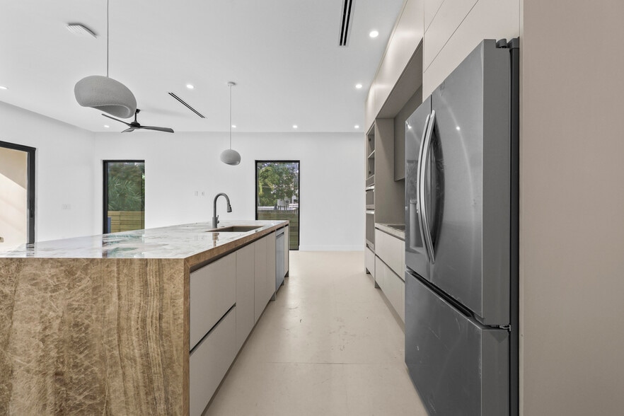 More Photos Of 1321 NE 13th Ave, Fort Lauderdale Multifamily For Sale