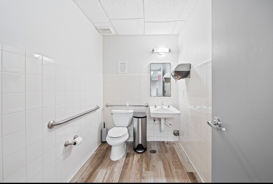 More Photos Of 2233 Commerce Pky, Weston Office For Sale