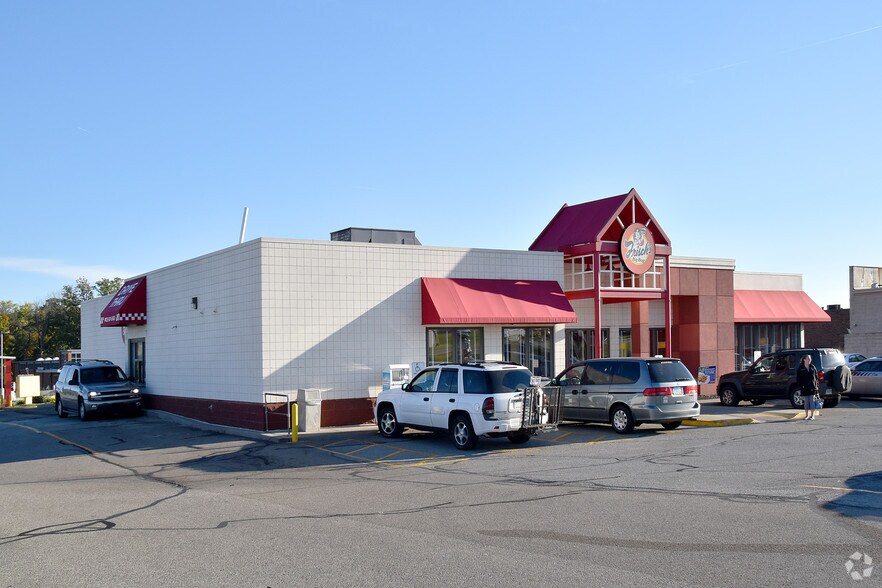 Primary Photo Of 3560 S Dixie Hwy, Middletown Restaurant For Lease