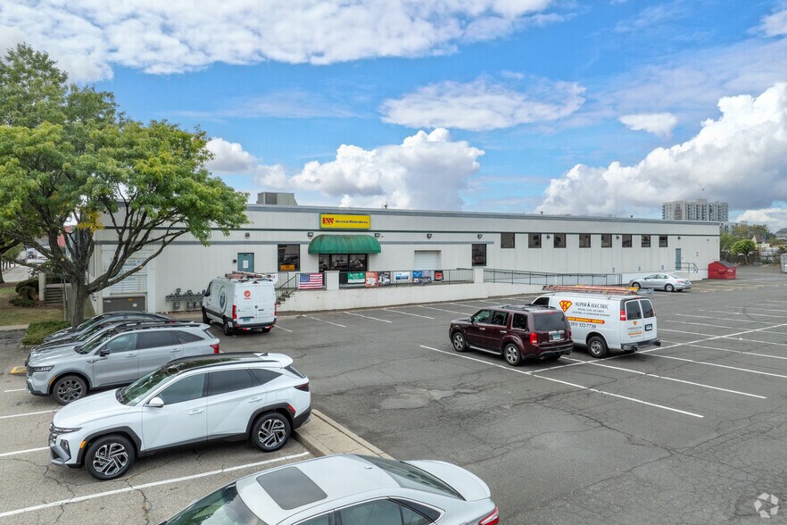 More Photos Of 57 Harbor View Ave, Stamford Light Manufacturing For Lease