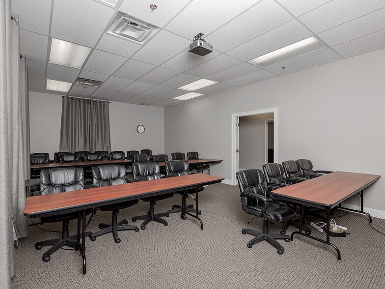 More Photos Of 8052 Mall Pky, Lithonia Medical For Lease