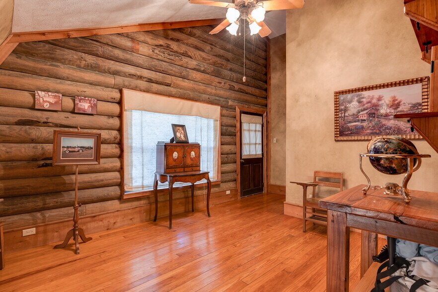 More Photos Of 4032 Highway 48 W, Mccomb Specialty For Sale