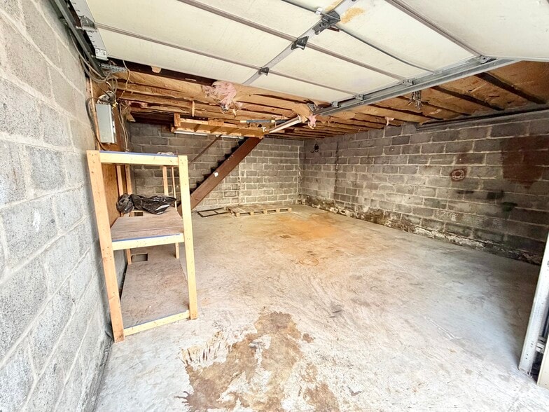 More Photos Of 11 Park Pl, Verona Flex For Lease