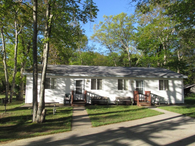 More Photos Of 4497 S US Highway 23, Greenbush Hotel For Sale