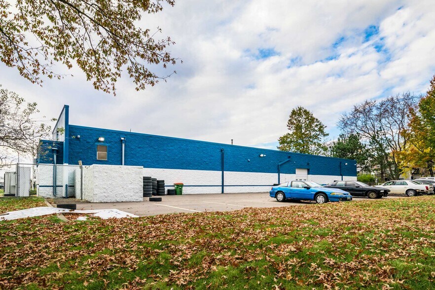 More Photos Of 8443 University Ave NE, Spring Lake Park Auto Repair For Sale