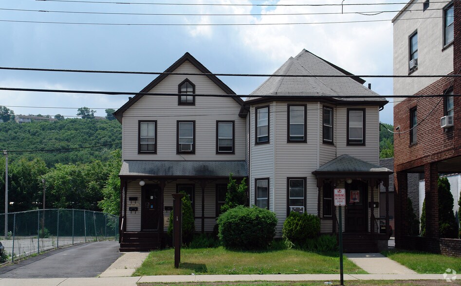 More Photos Of 134-136 E Blackwell St, Dover Office Residential For Lease