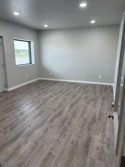 More Photos Of 5744 N FM 51, Weatherford Light Distribution For Lease