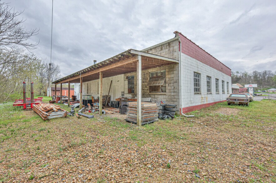 More Photos Of 290 Main St, Red Boiling Springs General Retail For Sale