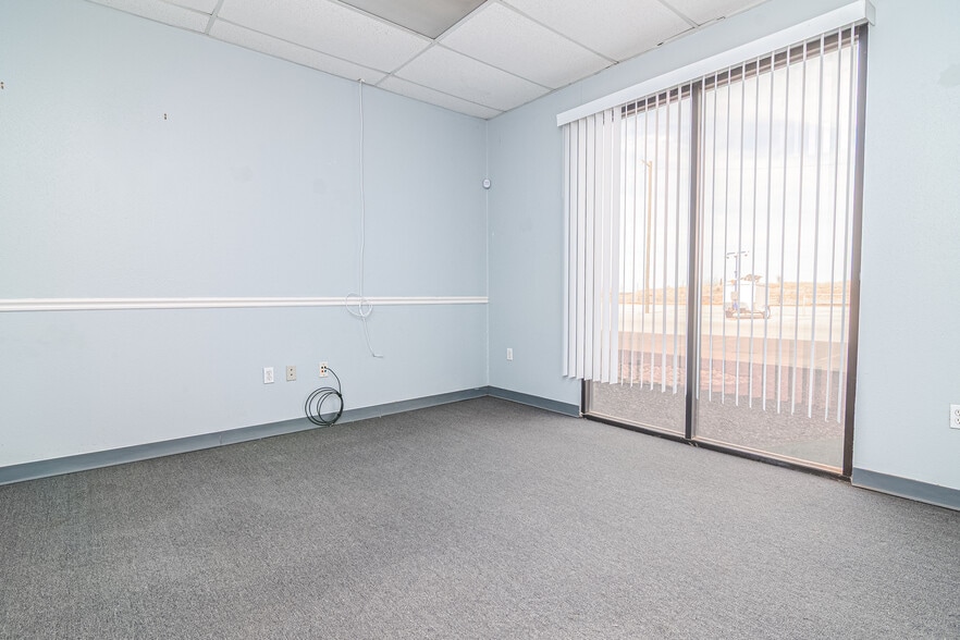 More Photos Of 5023 Princeton Ave, Midland Loft Creative Space For Lease