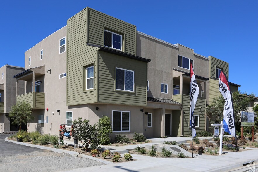 More Photos Of 307 Sycamore Rd, San Ysidro Apartments For Sale