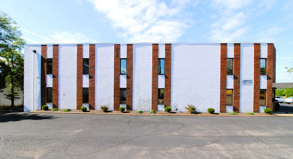 More Photos Of 1458 County Line Rd, Huntingdon Valley Flex For Sale