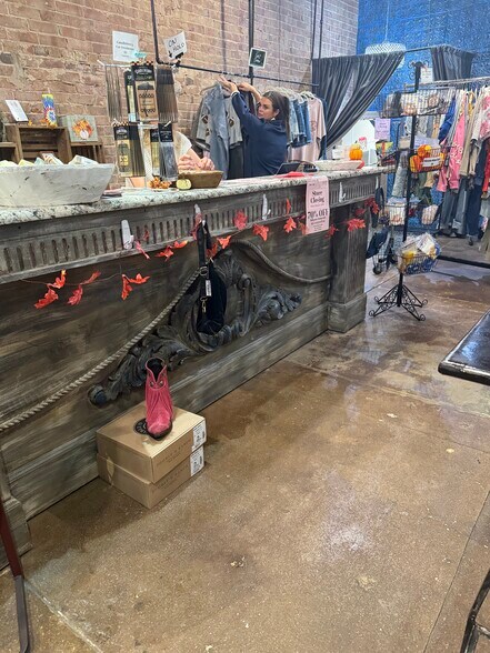 More Photos Of 163 S Main St, Keller Storefront Retail Office For Lease