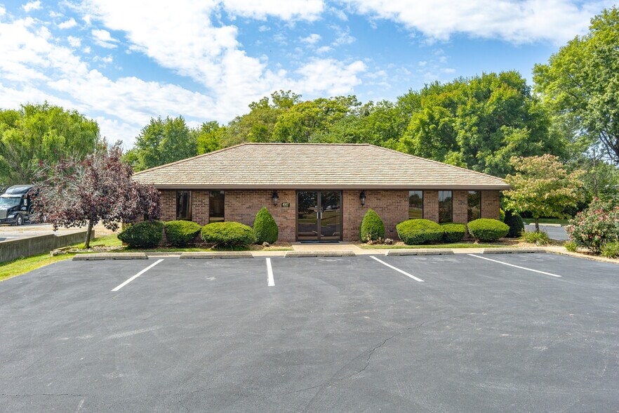 More Photos Of 4917 Maryville Rd, Granite City Medical For Sale