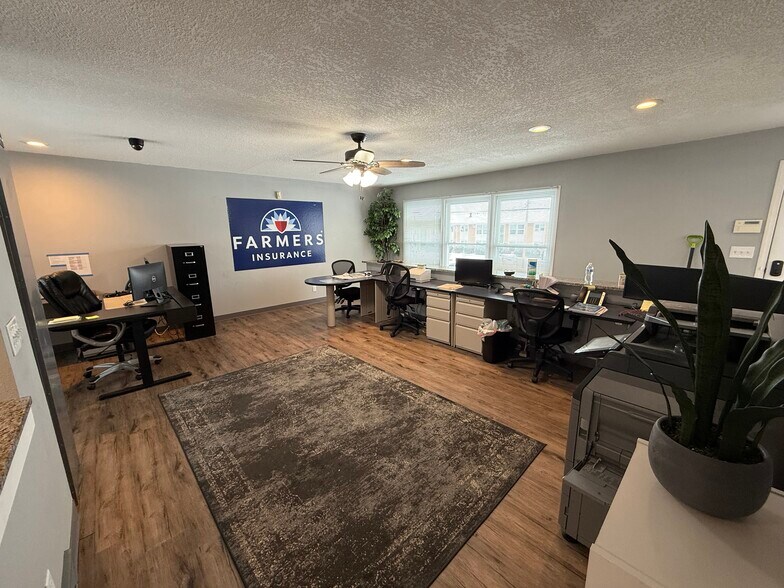 More Photos Of 3810 66th St, Urbandale Office Residential For Sale