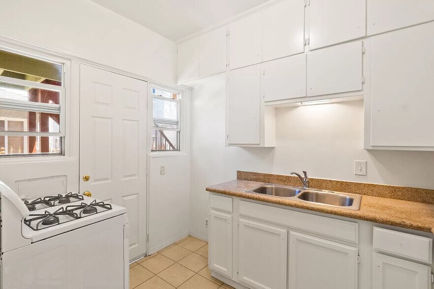 More Photos Of 321 W Hill St, Long Beach Multifamily For Sale