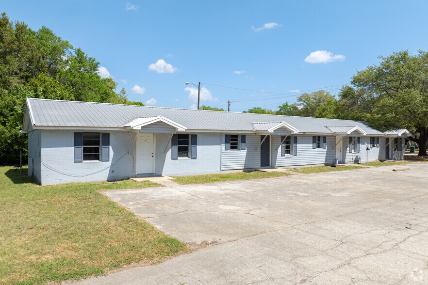 More Photos Of 1008 Blakely Ct, Albany Multifamily For Sale