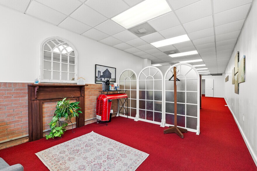 More Photos Of 215 S Main St, Blackstone Storefront For Sale