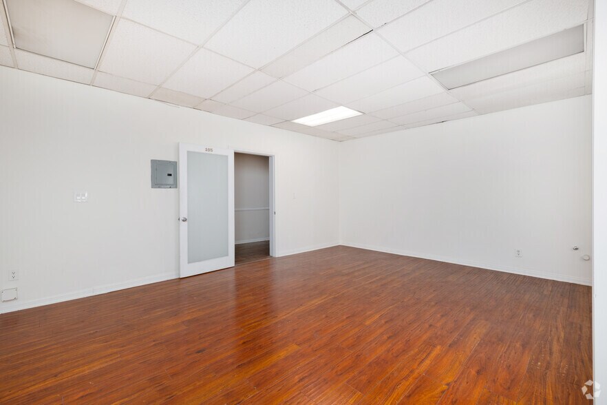 More Photos Of 8228 W Sunset Blvd, Los Angeles Office For Lease