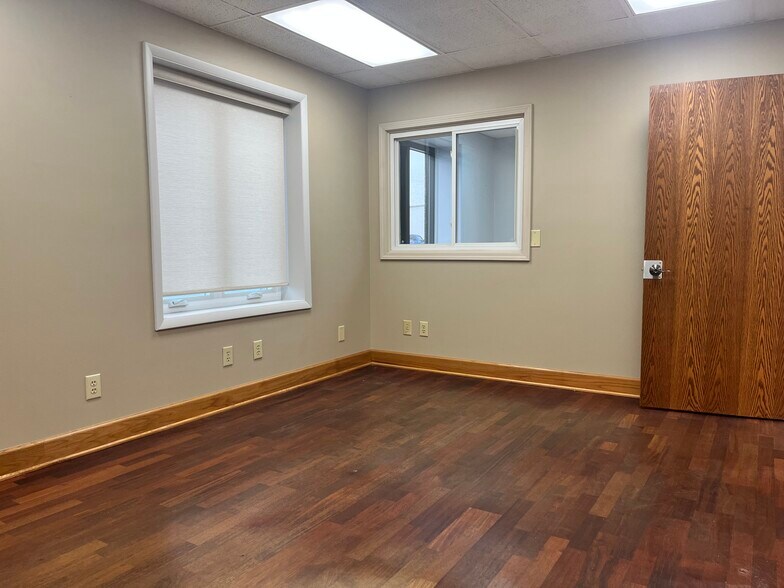 More Photos Of 6215 Discount Dr, Fort Wayne Warehouse For Lease