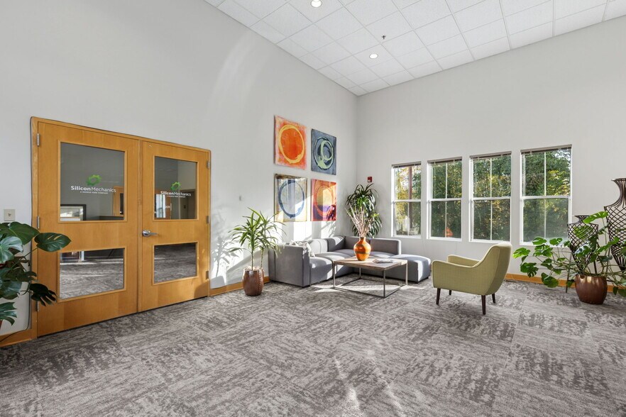 More Photos Of 16504 9th Ave SE, Mill Creek Office For Sale