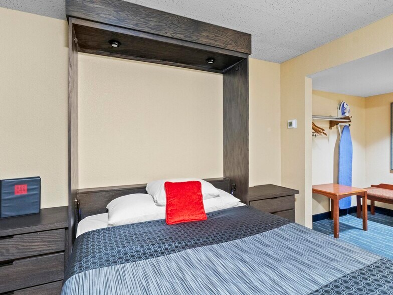 More Photos Of 850 S Bluff St, St George Hotel For Sale