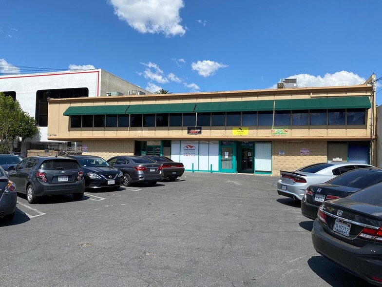 More Photos Of 21044 Sherman Way, Canoga Park Office For Lease