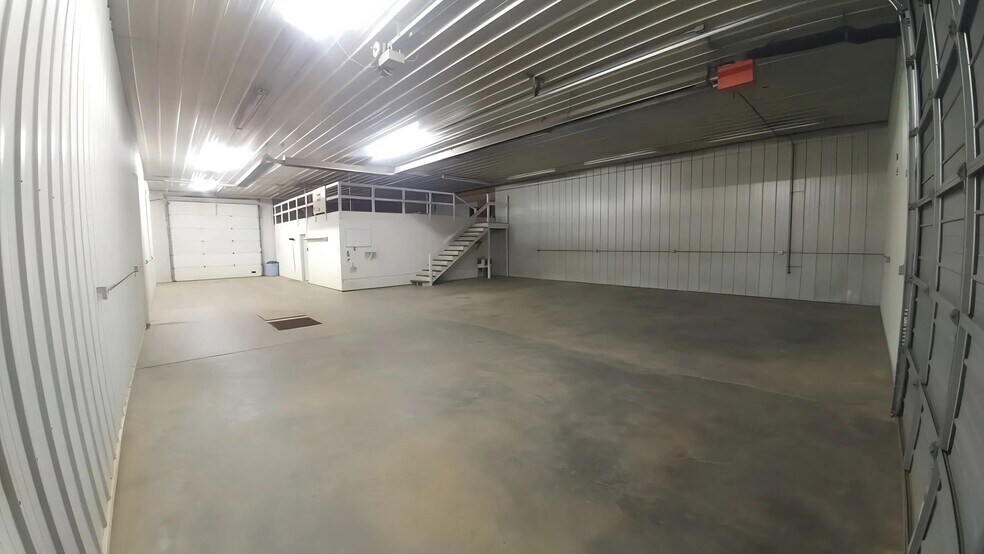 More Photos Of 27082 S Mueller Ave, Sioux Falls Flex For Lease