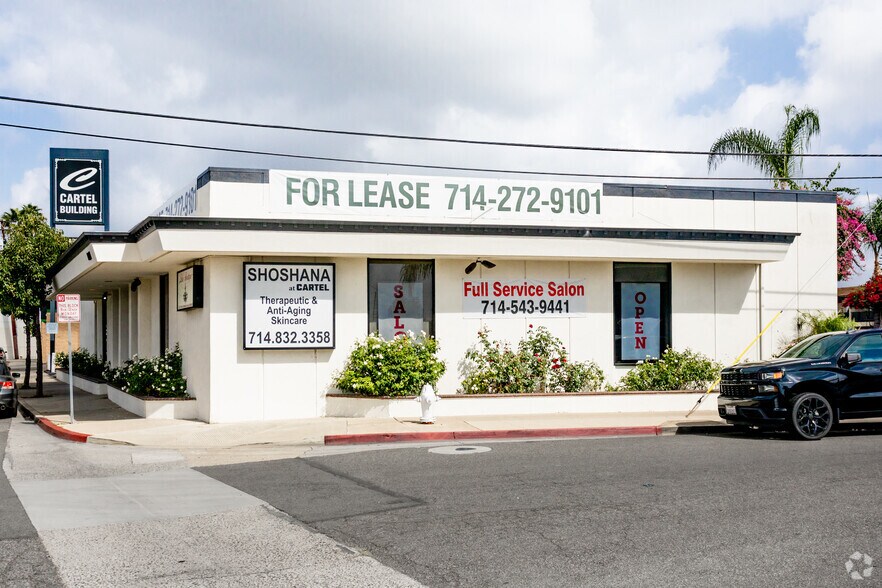 More Photos Of 1921 N Tustin Ave, Santa Ana Freestanding For Lease