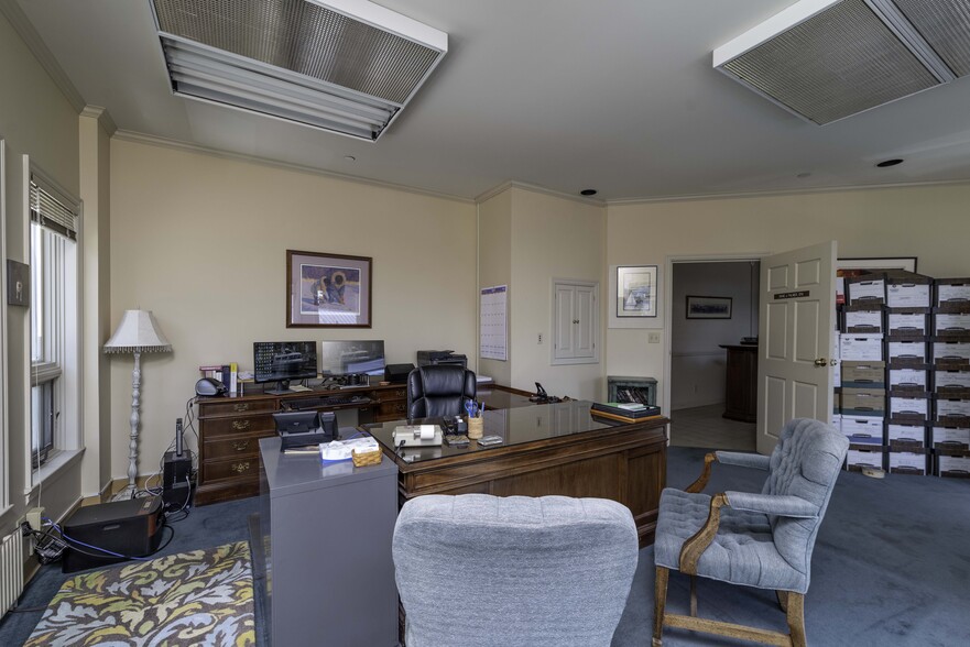 More Photos Of 426 Main St, Ketchikan Office For Sale