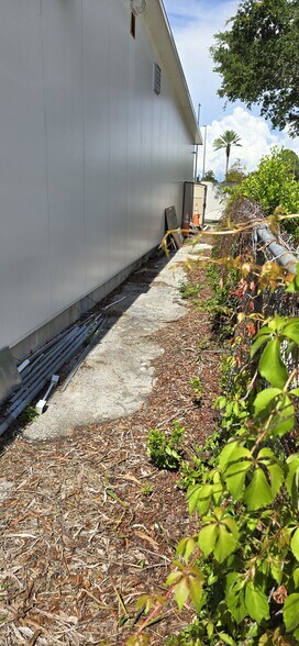 More Photos Of 1141 Pierce St, Clearwater Warehouse For Sale