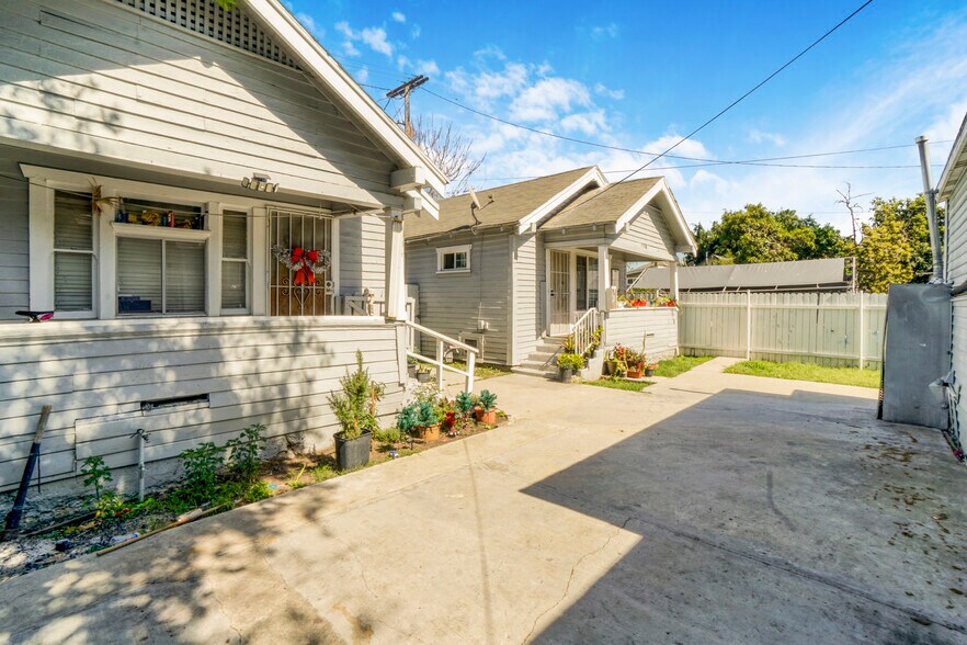 More Photos Of 515 E 21st St, Los Angeles Apartments For Sale