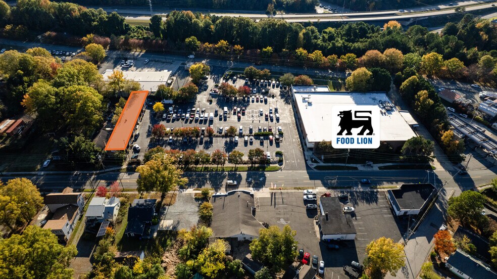 More Photos Of 2813 Hillsborough Rd, Durham Auto Repair For Lease