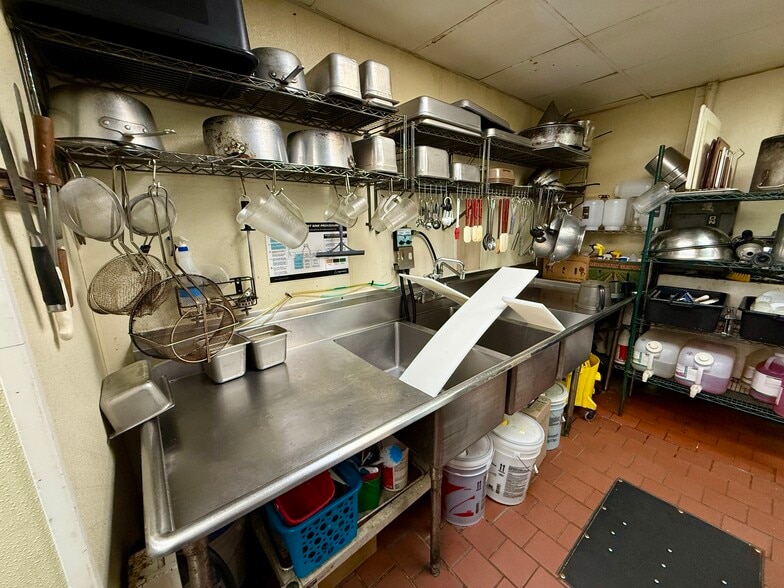 More Photos Of 1506 N Main St, High Point Restaurant For Sale