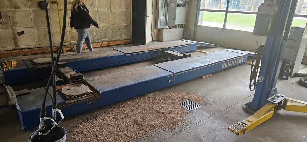 More Photos Of 160 Sykes Mountain Ave, White River Junction Auto Dealership For Sale
