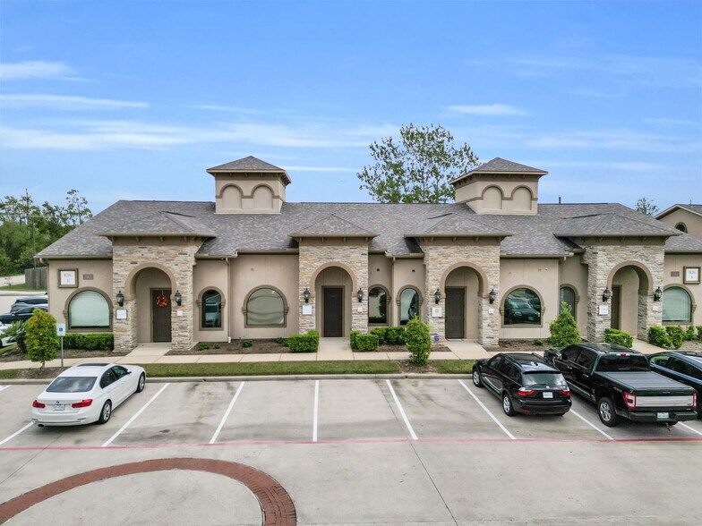More Photos Of 282 Ed English Dr, Shenandoah Medical For Lease
