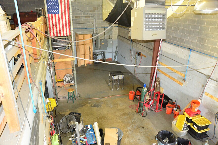 More Photos Of 9107 Industry Dr, Manassas Park Warehouse For Lease