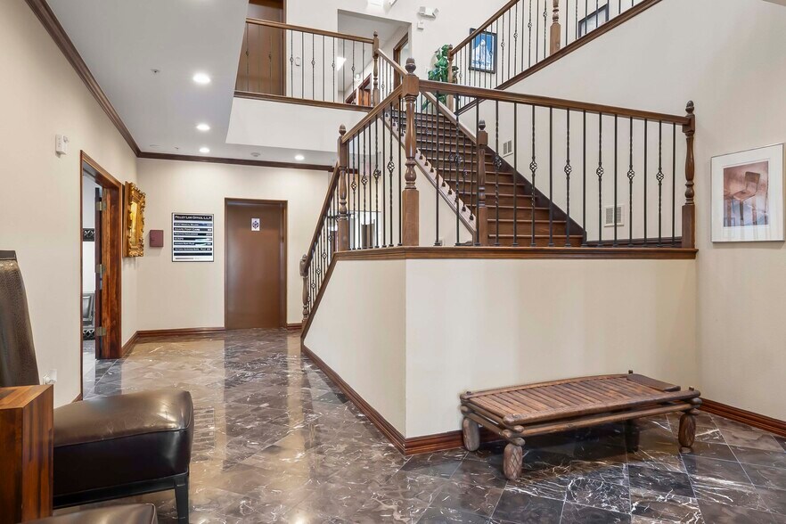 More Photos Of 1312 E 14th St, Plano Office For Sale