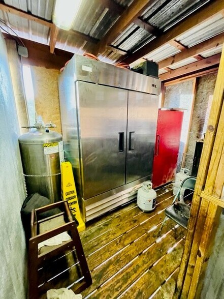 More Photos Of 303 S Main St, Jonesboro Storefront Retail Office For Lease