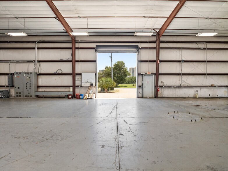 More Photos Of 716 Columbus Ave, Melbourne Manufacturing For Lease