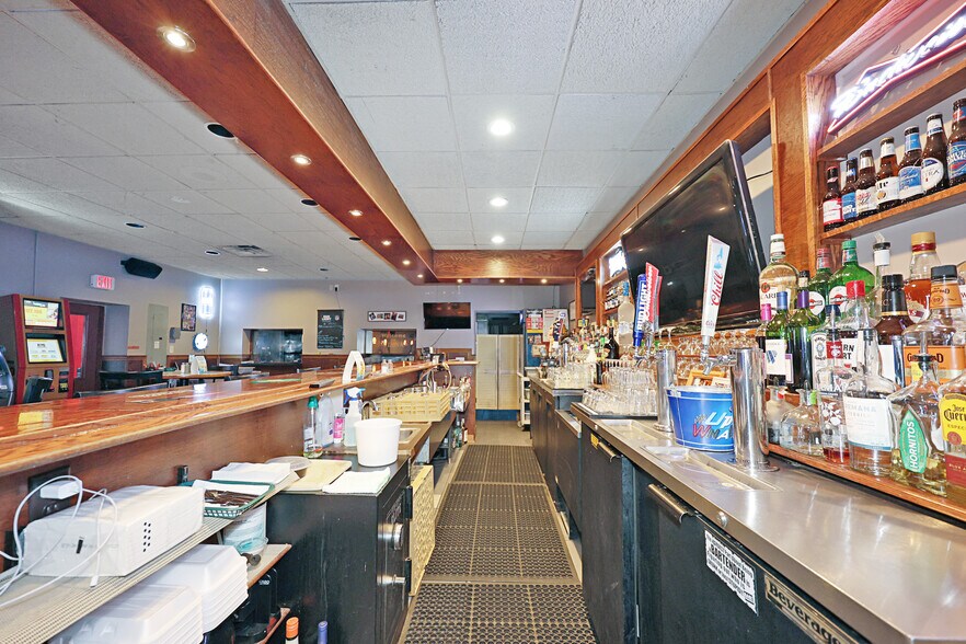 More Photos Of 128 Maple St, Manchester Restaurant For Sale