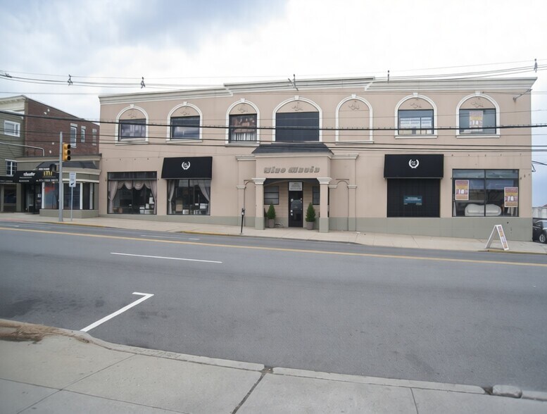 Primary Photo Of 8707 Kennedy Blvd, North Bergen Showroom For Lease