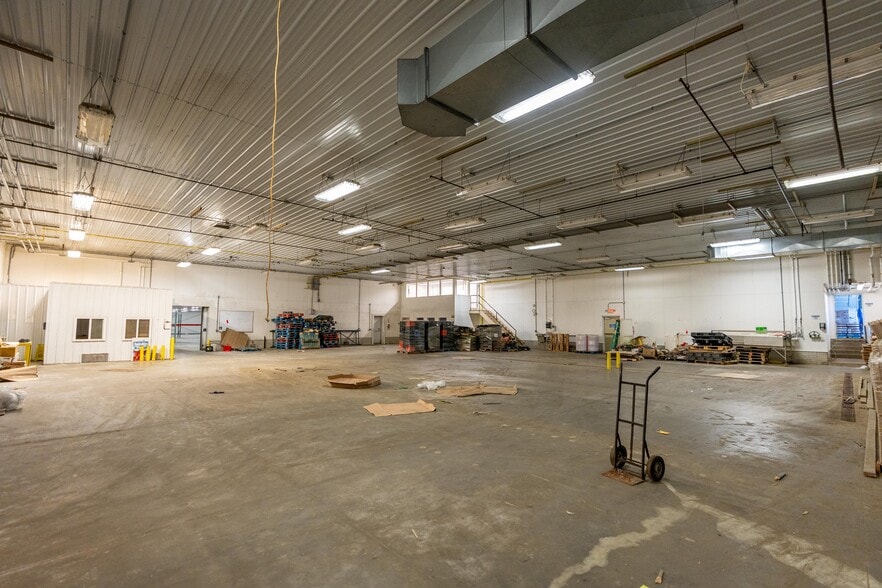 More Photos Of 2280 Deerfield Ave N, Dalton Industrial For Sale